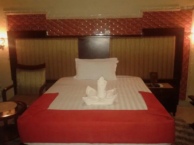 Gumare Executive Lodge