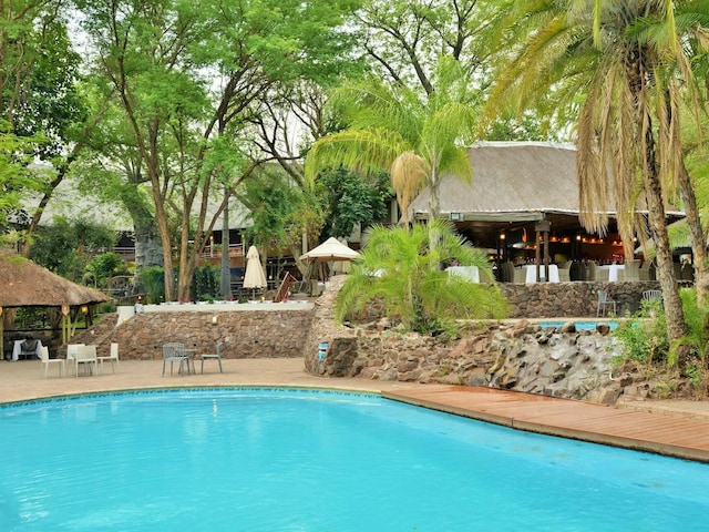 Cresta Mowana Safari Resort & Spa